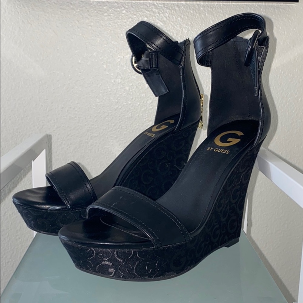 Guess wedges